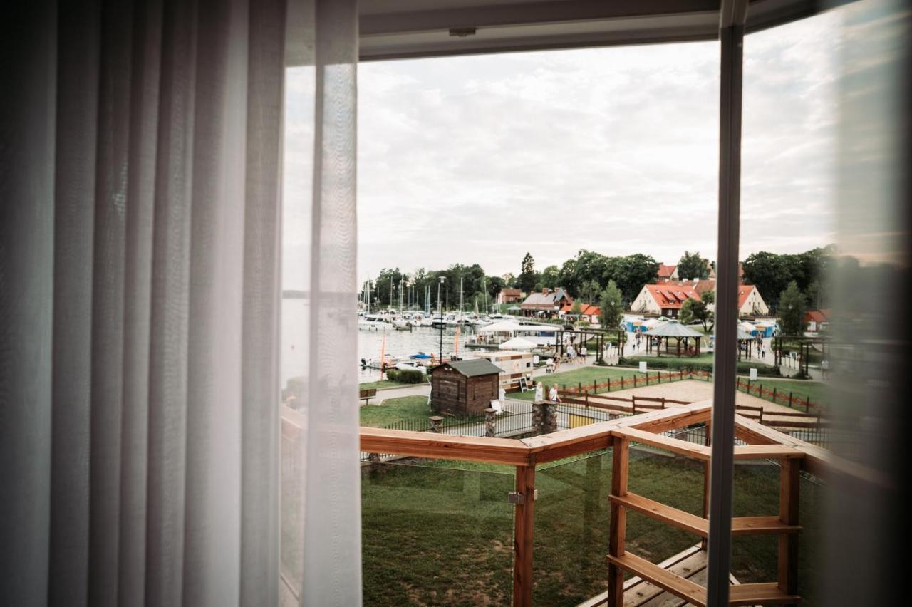 Willa Z Widokiem Na Jezioro Ryn  Exteriör bild