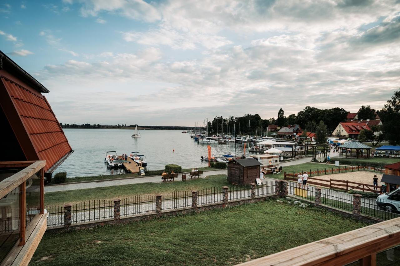 Willa Z Widokiem Na Jezioro Ryn  Exteriör bild